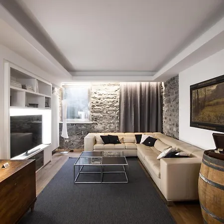 Villa Michela-belvedere Sleeps 12 With Pool Air Con And Wifi Mezzegra