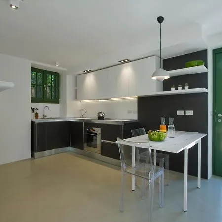 Michela-belvedere Sleeps 12 With Pool Air Con And Wifi